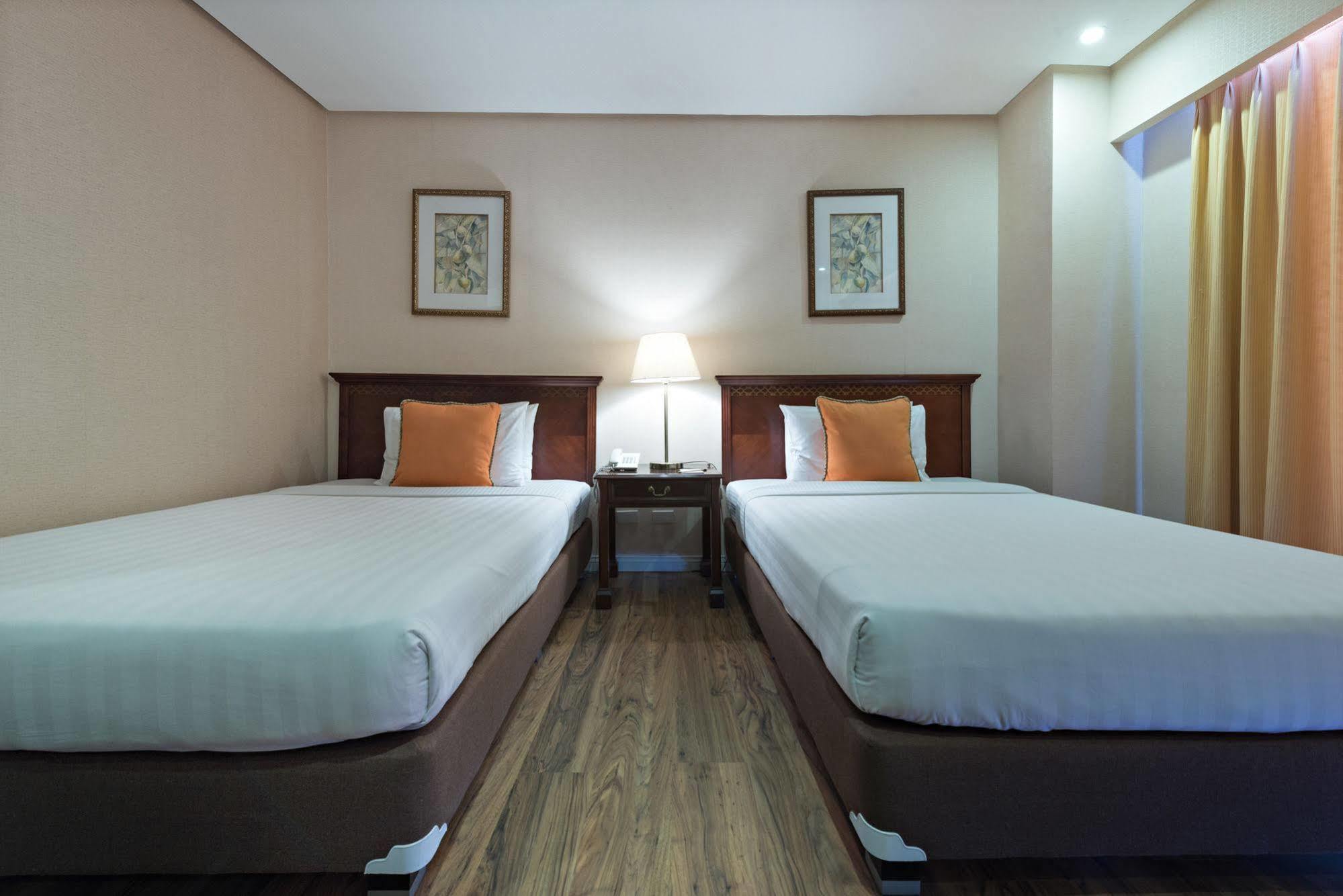 Court Meridian Hotel & Suites Olongapo Dış mekan fotoğraf