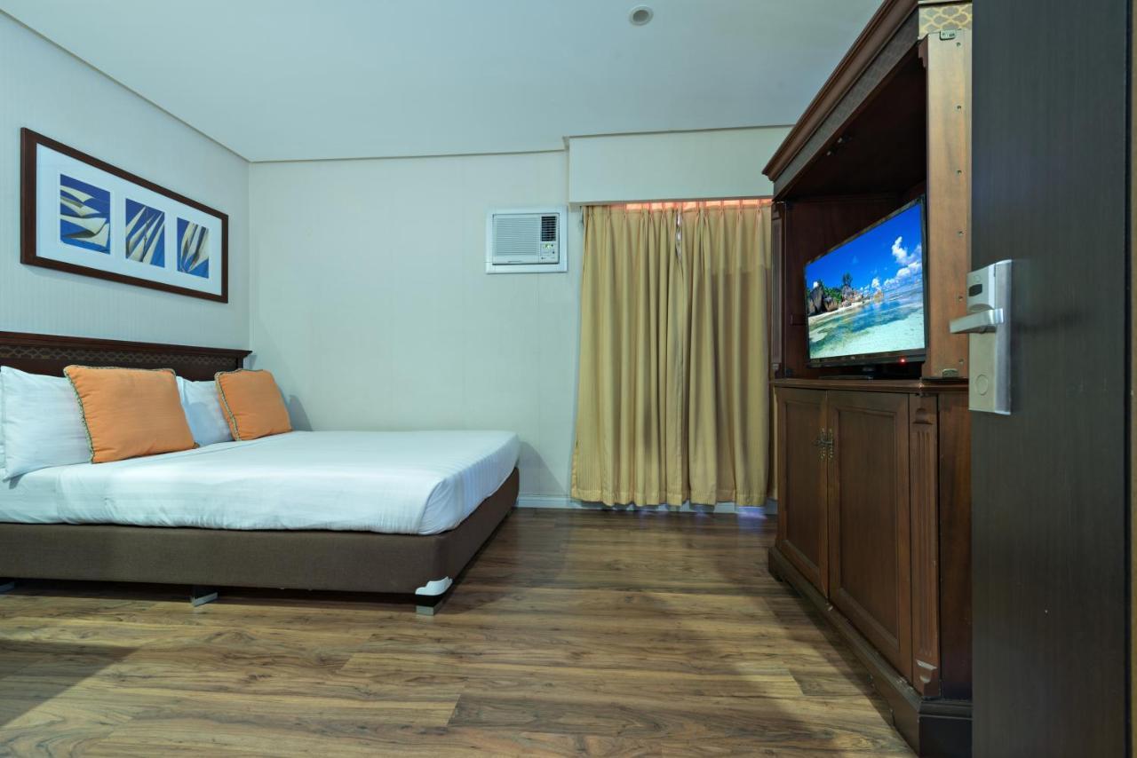 Court Meridian Hotel & Suites Olongapo Dış mekan fotoğraf